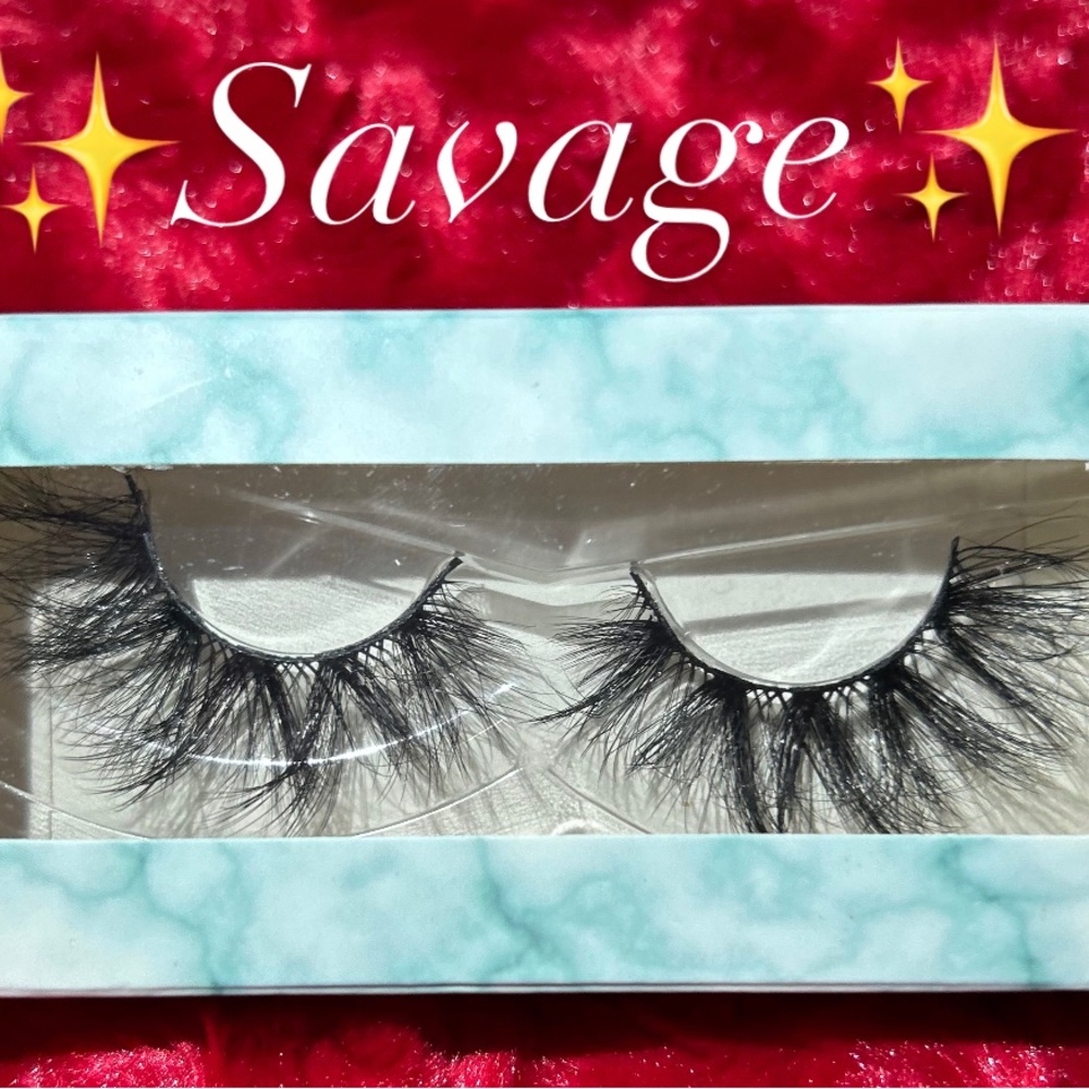 Lashes - Picture 5 of 12